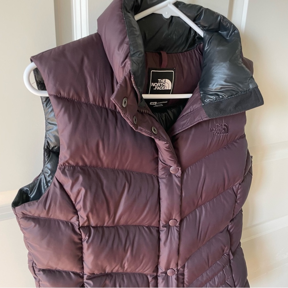 The North Face Puffy 700 Down Filled Purple Vest Size Medium - Picture 3 of 11